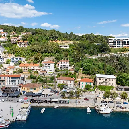 Διαμέρισμα 4 *