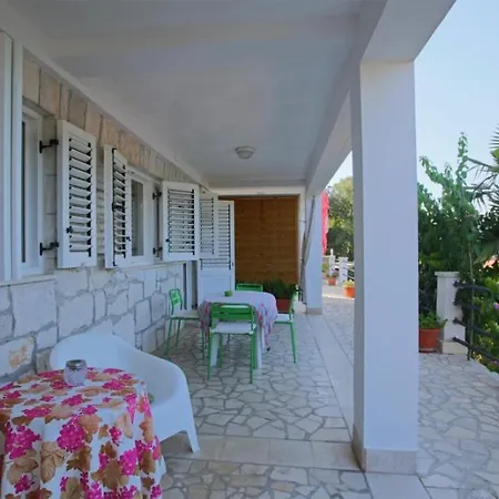 4 Apartment *