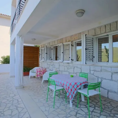 4 Apartment *
