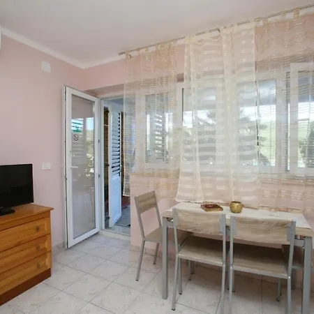 Apartment 4 *